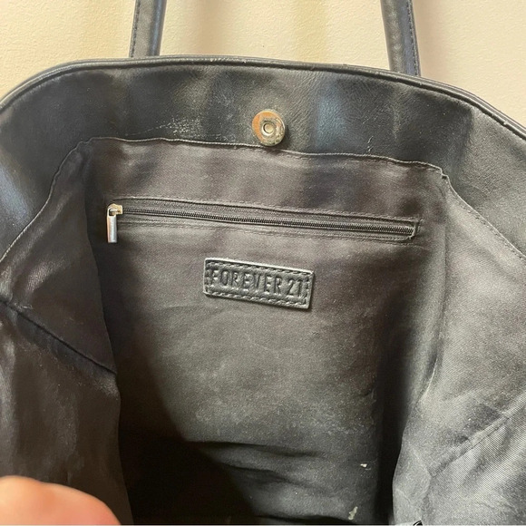 F21 black square tote bag with  metal‎ corners - Picture 4 of 8